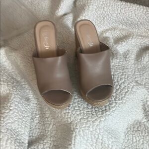 Refresh Tan Mules Slip-On Medium Heel